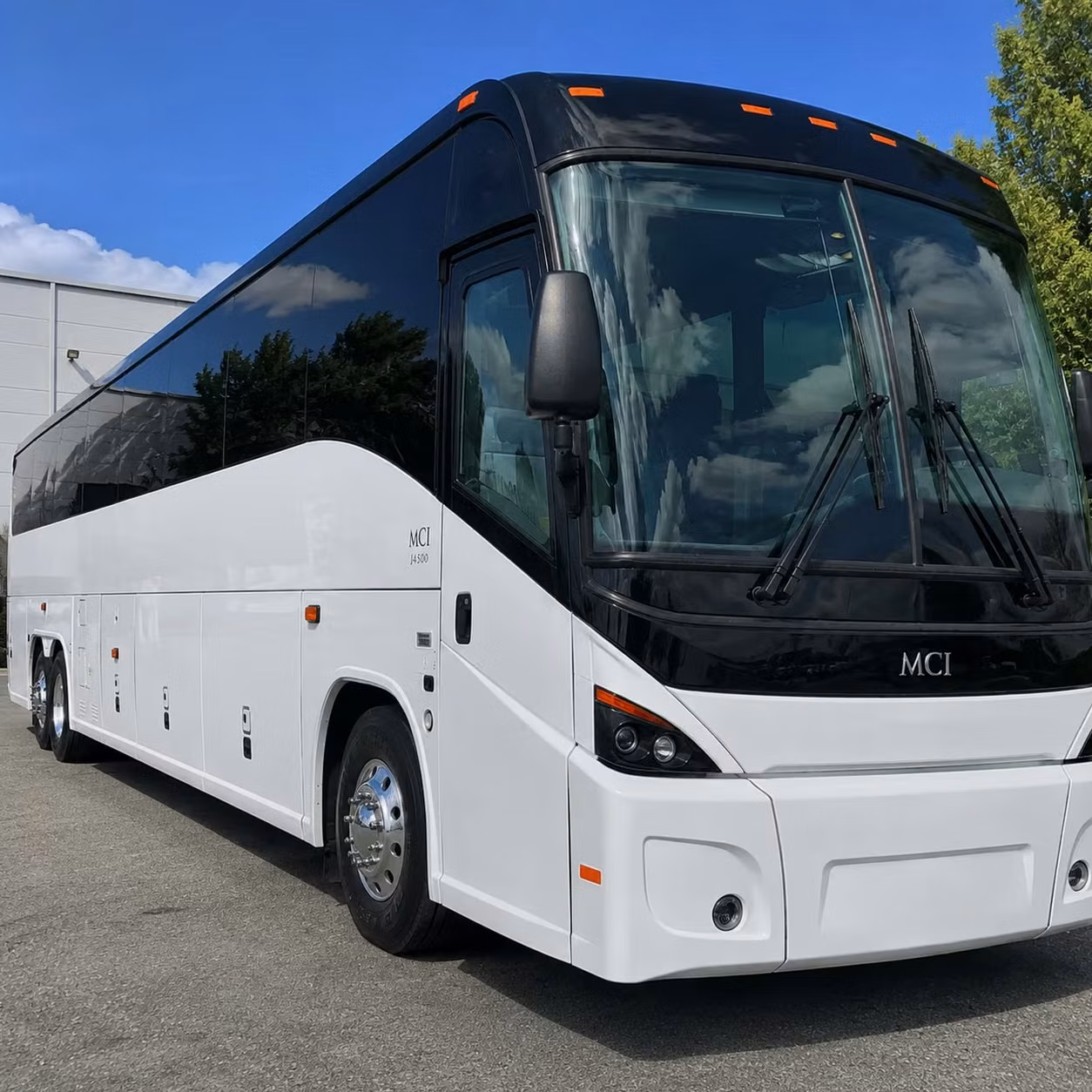 ski season airport transfers make boulder and the mountain corridor easy